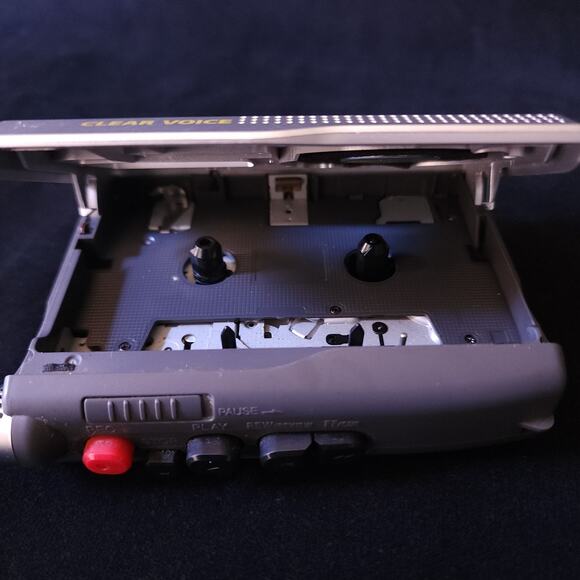 Sony TCM-150 Cassette Corder Handheld Recorder Player - AS IS / For Parts ONLY - Picture 6 of 6